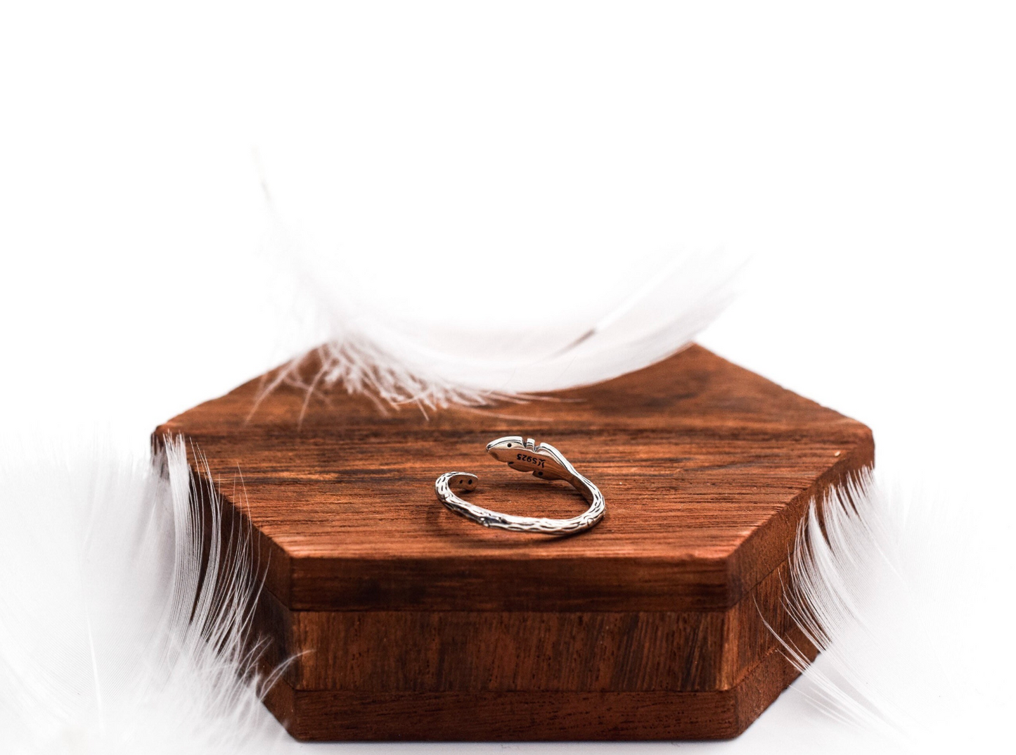 Luxury 925 Sterling Silver Feather Ring